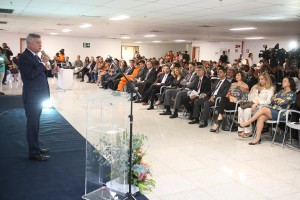 O governador do Distrito Federal, Rodrigo Rollemberg, discursa durante a cerimônia de lançamento do Portal do Voluntariado.