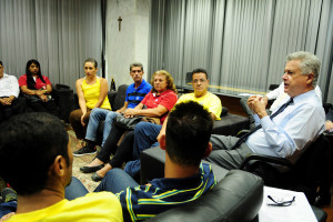 O governador Rodrigo Rollemberg em reunião com permissionários do transporte escolar.