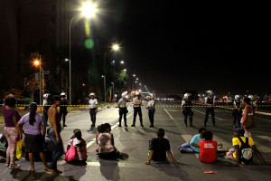 Polícia Militar manterá isolamento da área do Torre Palace durante a madrugada.