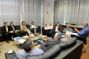 Governador Rodrigo Rollemberg participou de três reuniões no Palácio do Buriti, na manhã desta quinta-feira (9). Ele recebeu a Associação dos Moradores do Grande Colorado, os feirantes de Águas Claras e representantes de feiras de Sobradinho.