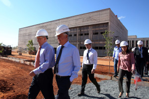 A obra está em fase de conclusão, com previsão de entrega para novembro deste ano.