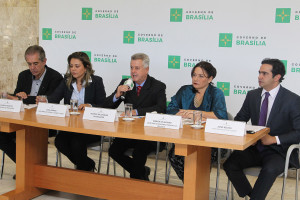 Governador Rodrigo Rollemberg e secretários em coletiva sobre a Olimpíada em Brasília