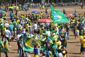 De acordo com balanço da Secretaria da Segurança Pública e da Paz Social, até ao meio-dia deste domingo (31), cerca de 3 mil manifestantes estiveram na Esplanada dos Ministérios.