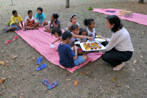 A colaboradora do governo Márcia Rollemberg recebeu o grupo de crianças e de adolescentes que participou da primeira edição do projeto Roac de Portas Abertas.