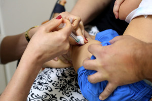 Pacientes com condições de saúde específicas podem buscar vacinação especializada nos Centros de Referência para Imunobiológicos Especiais (Crie), da Secretaria de Saúde.