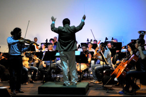 “Será o retorno da orquestra a esse lugar, já que tocávamos nesse espaço no início de 1980”, conta o maestro titular Claudio Cohen.