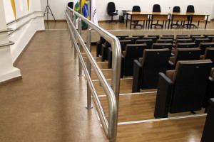 Na Escola de Governo, onde serão os debates, o ambiente é adaptado e conta com rampas, elevadores e espaços reservados à pessoas com mobilidade reduzida