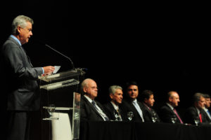 O governador Rodrigo Rollemberg participou na noite desta terça-feira (20), da abertura de encontros simultâneos que tratam de trânsito, pavimentação e mobilidade.