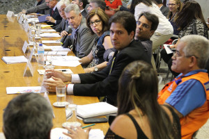 O governador Rollemberg em reunião com membros da equipe de governo na tarde desta quarta-feita (14), no Palácio do Buriti.