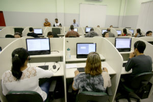 Começou às 8 horas deste sábado (1º) o período para matrícula de novos alunos da rede pública na educação infantil e nos ensinos fundamental e médio.