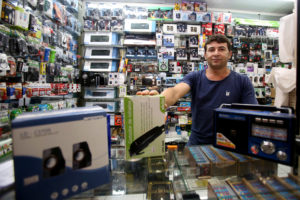 O comerciante Gilvan Pereira Ramalho esta entre os 30 microempreendedores beneficiados pelo programa prospera DF nesta terça-feira (4).