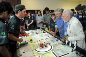 O governador Rodrigo Rollemberg e o presidente da Campus Party, Francesco Farruggia, na Campus Day Brasília