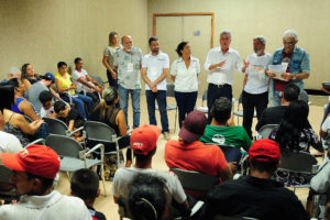 O evento reúne integrantes de movimentos sociais para discutir a importância da participação popular no desenvolvimento do Distrito Federal.