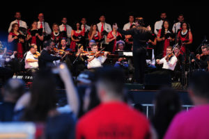 Encerra-se na noite desta sexta-feira (23) as cantatas festivas da Orquestra Sinfônica do Teatro Nacional Claudio Santoro, na Torre de TV