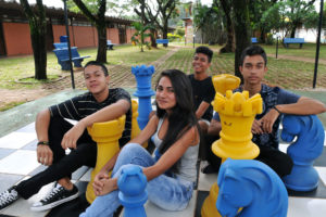 No Centro de Ensino Médio 2 de Ceilândia, 46 jovens foram aprovados em primeira chamada, entre eles estão Vitor, Kananda, Mateus e Alessandro.