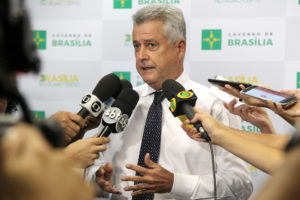 O governador Rodrigo Rollemberg em coletiva de imprensa no Palácio do Buriti