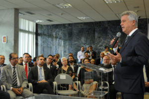 O governo de Brasília firmou contrato para formalizar a participação do Hospital Universitário de Brasília (HUB) na Rede de Atenção à Saúde do Distrito Federal.