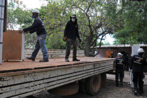 Retirada foi pacífica, sem confronto com moradores. Os trabalhos devem continuar por aproximadamente um mês