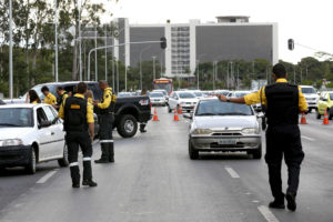 Fiscalização do Detran foi intensificada para reduzir o número de mortes no trânsito de Brasília.