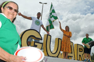 A Império do Guará se apresenta no Circuito Pipoka Azul, no Polo de Modas.