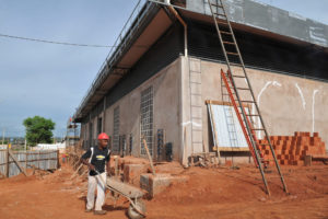 Reivindicação antiga de vendedores que atuam de maneira improvisada e de moradores, a Feira Permanente da Estrutural está mais perto de se tornar realidade.