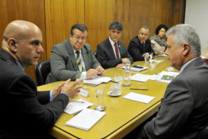 O governador Rodrigo Rollemberg e o ecretário da Previdência Social, Marcelo Caetano.