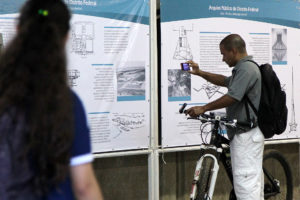 Exposição A Cidade que inventei, na Estação 108 Sul do Metrô-DF.