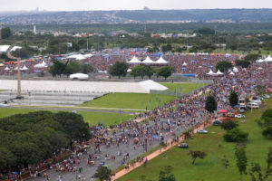 Cerca de 160 mil pessoas estiveram no Babydoll de Nylon, na Praça do Cruzeiro, no sábado (25).