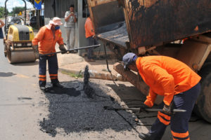 Nesta edição, a força-tarefa concentra esforços em recuperação de vias rurais, ações de tapa-buracos, recolhimento de entulho e de lixo verde e desobstrução de bocas de lobo