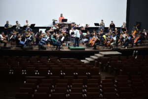 Orquestra Sinfônica do Teatro Nacional Claudio Santoro ensaia no Cine Brasília