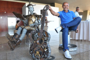 O artesão Zaqueu Vitor, do DF, participou do lançamento da 11ª Feira Internacional de Artesanato, nesta quinta (16) na Torre de TV