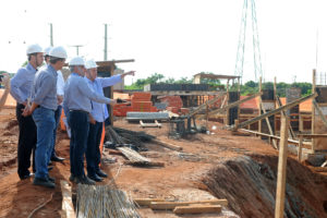 O governador Rodrigo Rollemberg vistoriou os trabalhos no subsistema do Bananal nesta quarta-feira (22)