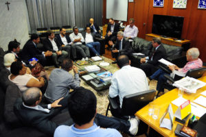 Governador Rodrigo Rollemberg recebe moradores da Vila Planalto