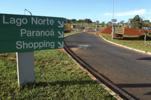 Segunda alça de acesso ao Lago Norte, por onde circulavam principalmente ônibus, será fechada a partir de quarta-feira (3),