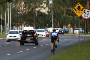 Com o objetivo de conscientizar os motoristas sobre a distância segura de 1,5 metro de um ciclista na via, o Departamento de Trânsito do Distrito Federal (Detran-DF) organiza a campanha Ultrapasse. Não Passe.