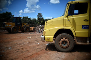 O programa Cidades Limpas já retirou 180 toneladas de entulho.