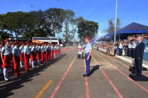 O governador de Brasília, Rodrigo Rollemberg, participou da recepção aos novos alunos do Colégio Militar Tiradentes.