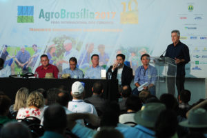 O governador Rollemberg fala durante a abertura da AgroBrasília na tarde desta terça-feira (16).