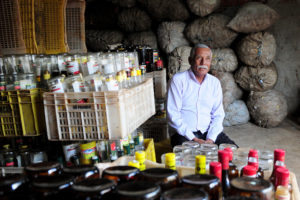 Santo Bispo dos Reis, de 68 anos, trabalha com recicláveis e nesta terça-feira (2) obteve a 11ª carta de crédito do Prospera.