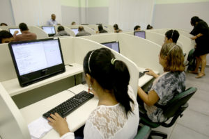 Desde 2015, foram criadas cerca de 18 mil vagas, o que suprimiu a demanda de pais que procuraram a educação pública, via Telematrícula (156).