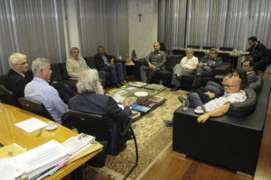 O governador Rodrigo Rollemberg recebeu na noite desta sexta-feira (9), representantes de entidades integrantes do Fórum Alternativo Mundial da Água.