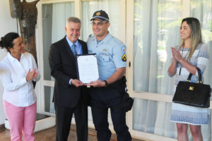 O cabo da Polícia Militar do Distrito Federal Theodoro da Silva foi recebido pelo governador de Brasília, Rodrigo Rollemberg, na Residência Oficial de Águas Claras. Na ocasião, Rollemberg entregou um elogio oficial por escrito.