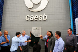 O governador de Brasília, Rodrigo Rollemberg, inaugurou a Estação Elevatória de Esgotos do Setor Habitacional Ribeirão, no condomínio Porto Rico em Santa Maria, na manhã desta quinta-feira (1°).