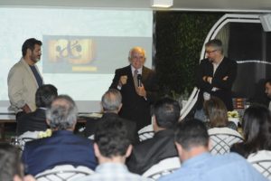 O presidente da Fecomércio-DF, Adelmir Santana, apresentou ao governador Rodrigo Rollemberg e a empresários o projeto Natal em Brasília