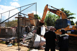 Desocupação no Parque Ecológico Ezechias Heringer foi retomada nesta segunda-feira (3).