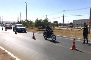 Detran-DF realizou blitz na manhã desta sexta-feira (1º) em Águas Claras.