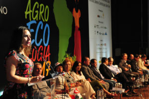 Presidente do 10º Congresso Brasileiro, a pesquisadora Embrapa Mariane Vidal destacou a importância dos diversos biomas presentes no DF para a segurança hídrica do País e da América Latina.