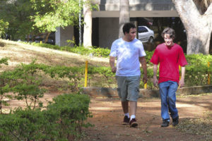 O curta O Homem que Não Cabia em Brasília, produzido por Pedro Buson e dirigido e escrito por Gustavo Menezes , concorre a três troféus Candango.