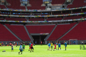 Palco de dribles de jogadores e shows musicais, o gramado do Estádio Nacional de Brasília Mané Garrincha foi o local escolhido para uma manhã de atividades com cerca de 400 alunos dos 11 centros olímpicos e paralímpicos do Distrito Federal.