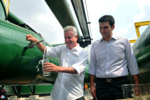 O governador de Brasília, Rodrigo Rollemberg, acompanhado do ministro da Integração Nacional, Helder Barbalho, inaugurou nesta segunda-feira (2) a Estação de Tratamento de Água do Lago Norte. Estrutura tem capacidade para extrair 700 litros por segundo.